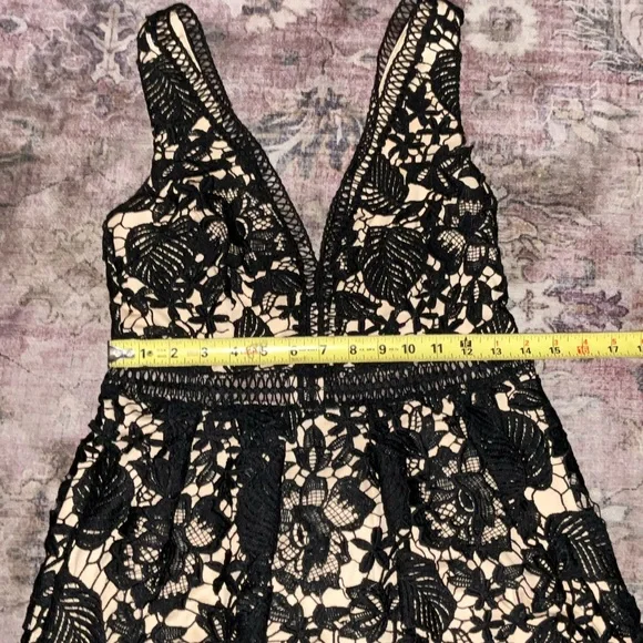Romeo Juliet Couture Black Double V Lace Midi Dress [ SZ med ] - Picture 13 of 16